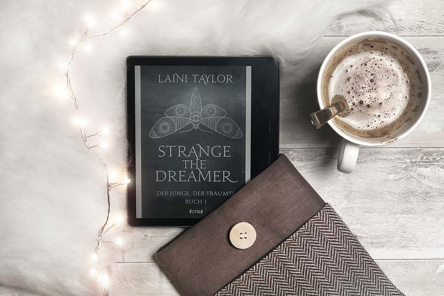 strange the dreamer by laini taylor